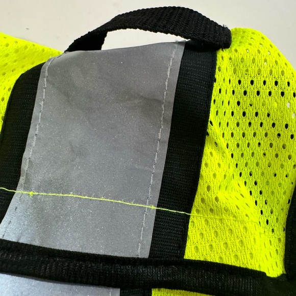 EUC Dewalt High-Vis Safety Vest #OSHA Class R Type 2 - Picture 10 of 10